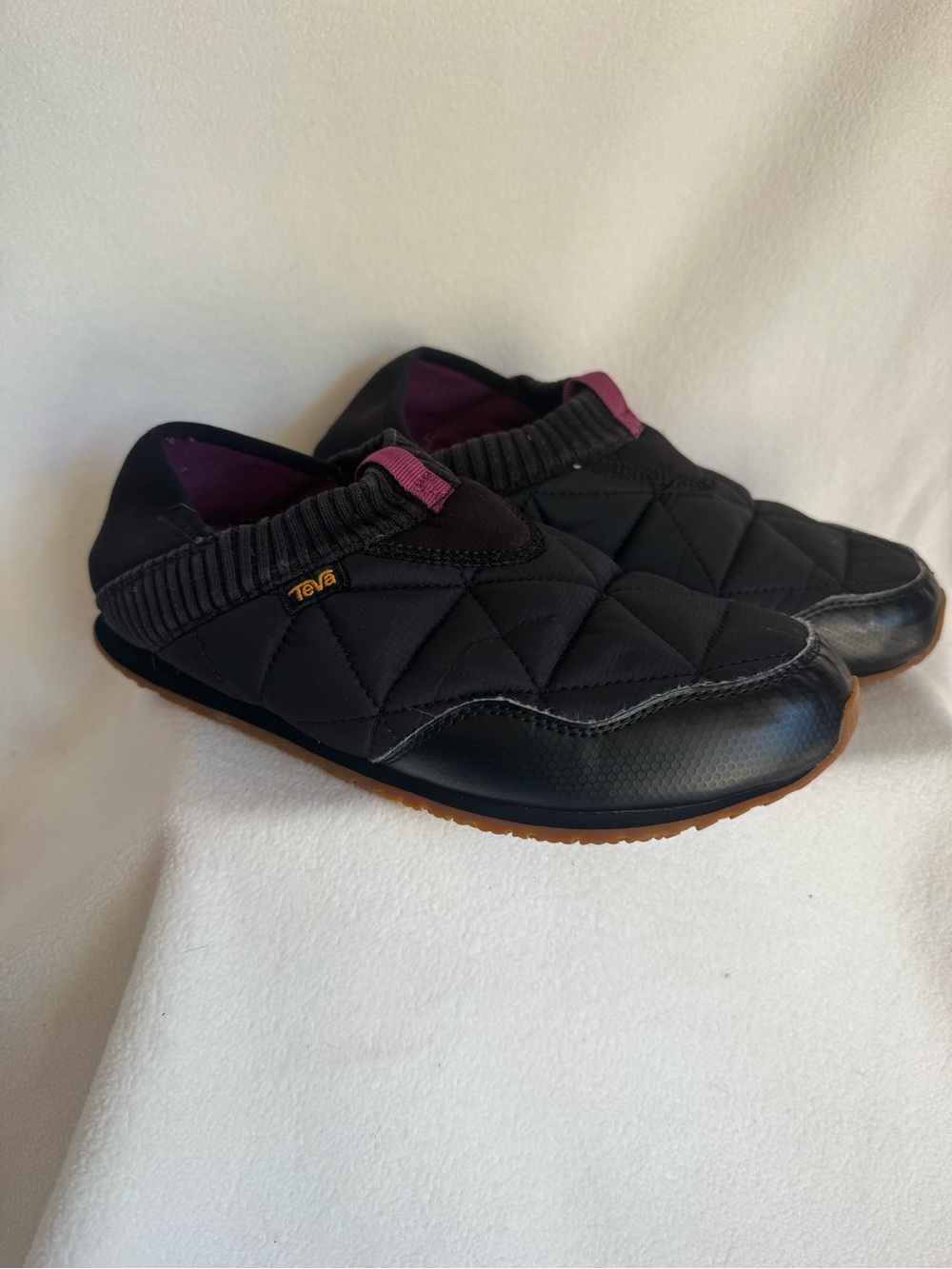 Teva Women’s 8 Black Quilted Slip On Shoes Cozy Camp Outdoor Gorpcore